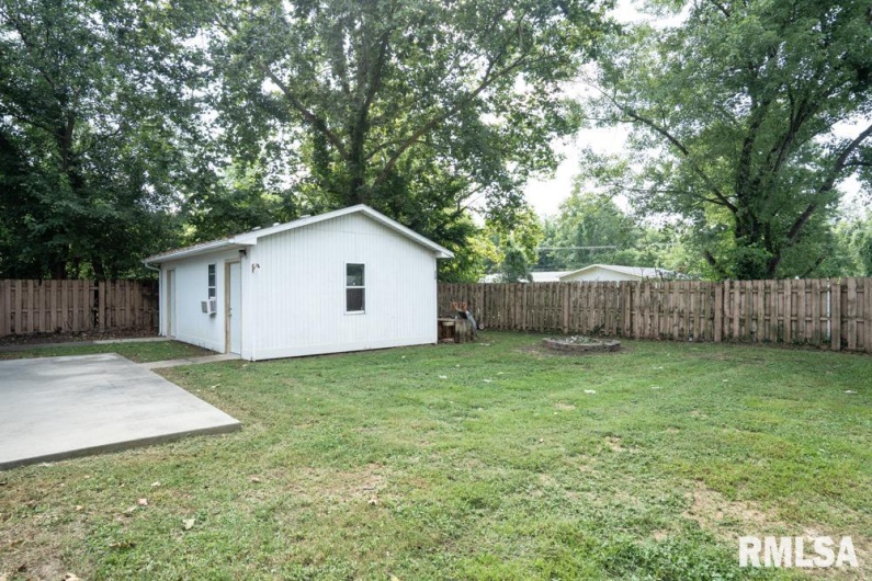 1413 Sebring Way, Carbondale, Illinois 62901, 3 Bedrooms Bedrooms, 0 ,1 BathroomBathrooms,Residential,For Sale,Sebring,0,RMAQC4265846