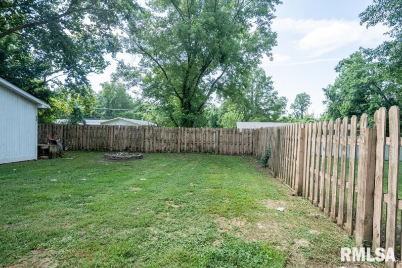 1413 Sebring Way, Carbondale, Illinois 62901, 3 Bedrooms Bedrooms, 0 ,1 BathroomBathrooms,Residential,For Sale,Sebring,0,RMAQC4265846