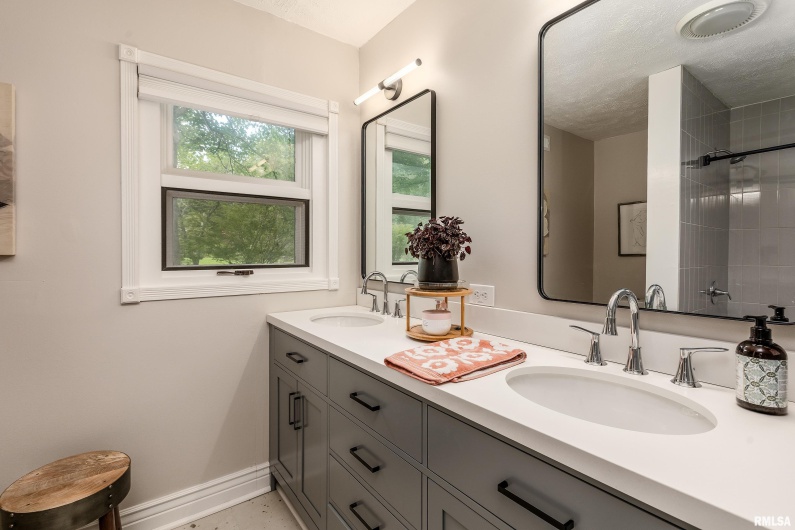 65 HIDDEN Trace, Carbondale, Illinois 62901, 4 Bedrooms Bedrooms, 0 ,3 BathroomsBathrooms,Residential,For Sale,HIDDEN,0,RMAQC4265848