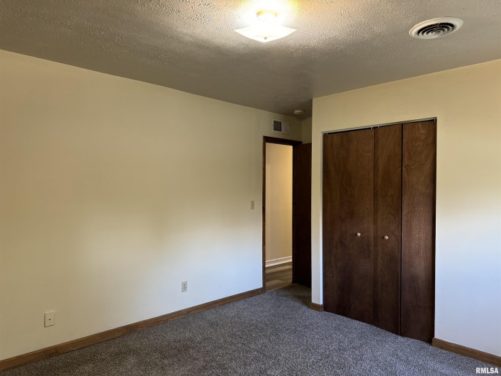 106 10TH Street, Vienna, Illinois 62995-0000, 3 Bedrooms Bedrooms, 0 ,1 BathroomBathrooms,Residential,For Sale,10TH,0,RMAEB455851