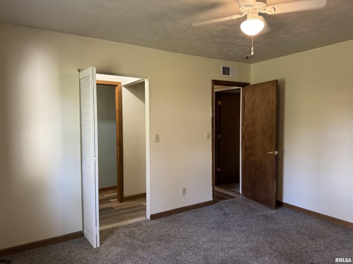 106 10TH Street, Vienna, Illinois 62995-0000, 3 Bedrooms Bedrooms, 0 ,1 BathroomBathrooms,Residential,For Sale,10TH,0,RMAEB455851