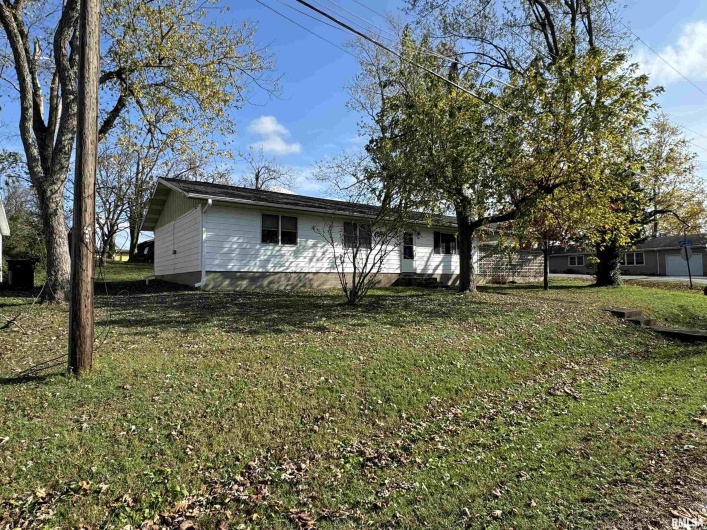 106 10TH Street, Vienna, Illinois 62995-0000, 3 Bedrooms Bedrooms, 0 ,1 BathroomBathrooms,Residential,For Sale,10TH,0,RMAEB455851