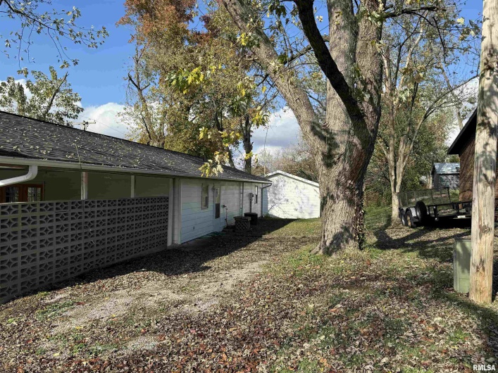 106 10TH Street, Vienna, Illinois 62995-0000, 3 Bedrooms Bedrooms, 0 ,1 BathroomBathrooms,Residential,For Sale,10TH,0,RMAEB455851