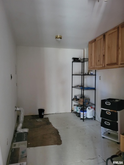 121 YOUNG Avenue, Anna, Illinois 62906, 3 Bedrooms Bedrooms, 0 ,1 BathroomBathrooms,Residential,For Sale,YOUNG,0,RMAEB455707