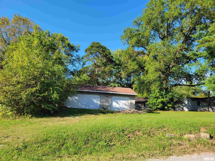 121 YOUNG Avenue, Anna, Illinois 62906, 3 Bedrooms Bedrooms, 0 ,1 BathroomBathrooms,Residential,For Sale,YOUNG,0,RMAEB455707