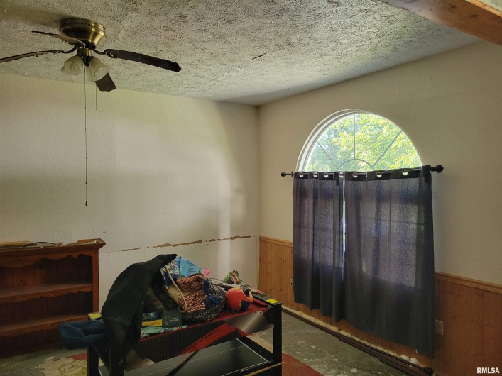 121 YOUNG Avenue, Anna, Illinois 62906, 3 Bedrooms Bedrooms, 0 ,1 BathroomBathrooms,Residential,For Sale,YOUNG,0,RMAEB455707