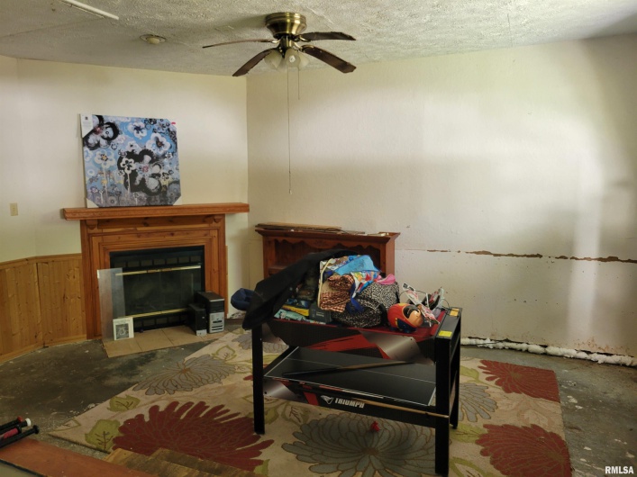 121 YOUNG Avenue, Anna, Illinois 62906, 3 Bedrooms Bedrooms, 0 ,1 BathroomBathrooms,Residential,For Sale,YOUNG,0,RMAEB455707