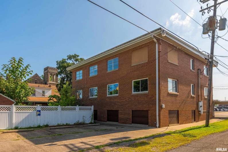 1501 PINE Street, Murphysboro, Illinois 62966, 0 , 0 ,0,Commercial Sale,For Sale,PINE,0,RMAEB459054