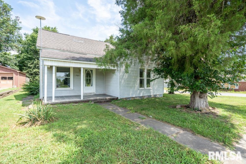 701 CHERRY Street, Herrin, Illinois 62948, 3 Bedrooms Bedrooms, 0 ,2 BathroomsBathrooms,Residential,For Sale,CHERRY,0,RMAQC4265889