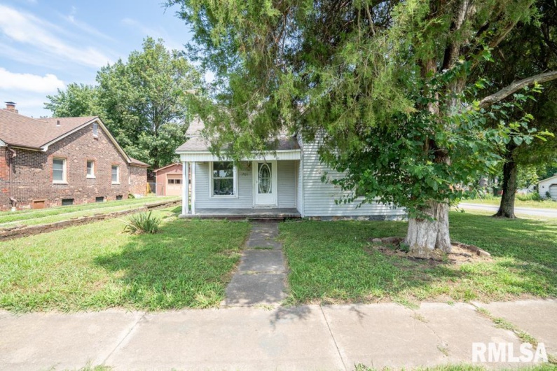 701 CHERRY Street, Herrin, Illinois 62948, 3 Bedrooms Bedrooms, 0 ,2 BathroomsBathrooms,Residential,For Sale,CHERRY,0,RMAQC4265889
