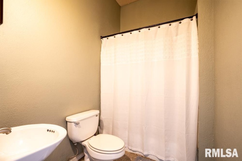 701 CHERRY Street, Herrin, Illinois 62948, 3 Bedrooms Bedrooms, 0 ,2 BathroomsBathrooms,Residential,For Sale,CHERRY,0,RMAQC4265889