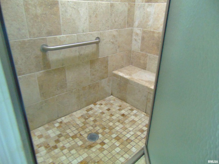 45 Gibbons Lane, Harrisburg, Illinois 62946, 4 Bedrooms Bedrooms, 0 ,3 BathroomsBathrooms,Residential,For Sale,Gibbons,0,RMAQC4265864