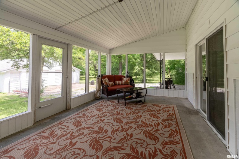 45 Gibbons Lane, Harrisburg, Illinois 62946, 4 Bedrooms Bedrooms, 0 ,3 BathroomsBathrooms,Residential,For Sale,Gibbons,0,RMAQC4265864
