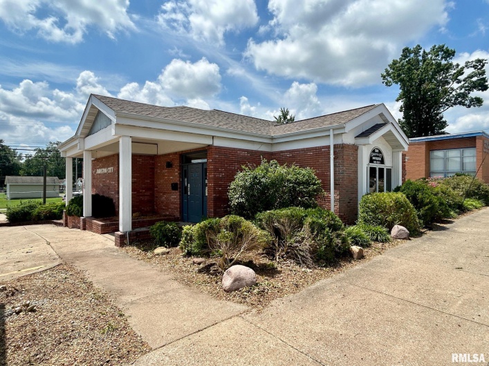 201 BROADWAY Boulevard, Johnston City, Illinois 62951, 0 , 0 ,0,Commercial Sale,For Sale,BROADWAY,0,RMAEB459065