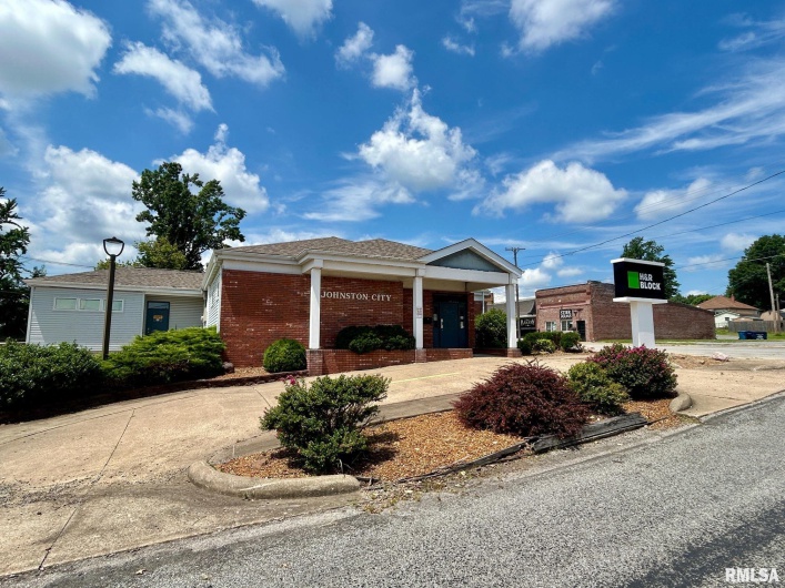 201 BROADWAY Boulevard, Johnston City, Illinois 62951, 0 , 0 ,0,Commercial Sale,For Sale,BROADWAY,0,RMAEB459065