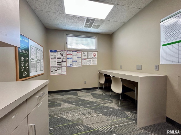 201 BROADWAY Boulevard, Johnston City, Illinois 62951, 0 , 0 ,0,Commercial Sale,For Sale,BROADWAY,0,RMAEB459065