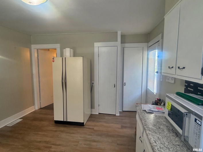 718 GIRARD Street, Metropolis, Illinois 62960, 2 Bedrooms Bedrooms, 0 ,1 BathroomBathrooms,Residential,For Sale,GIRARD,0,RMAEB459069