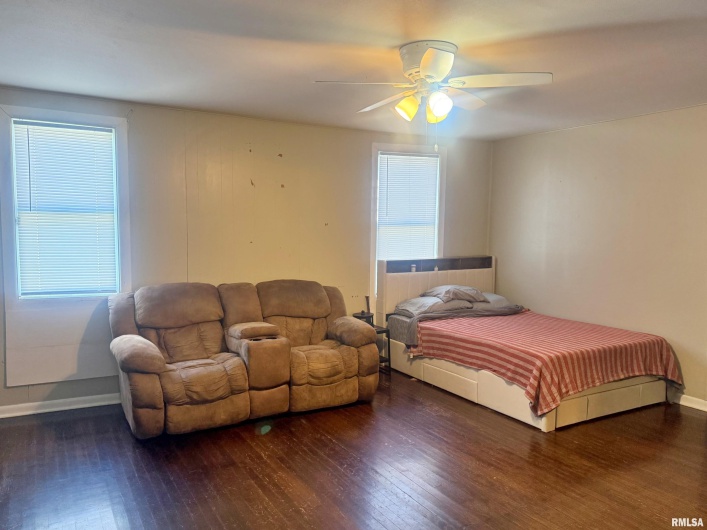 718 GIRARD Street, Metropolis, Illinois 62960, 2 Bedrooms Bedrooms, 0 ,1 BathroomBathrooms,Residential,For Sale,GIRARD,0,RMAEB459069