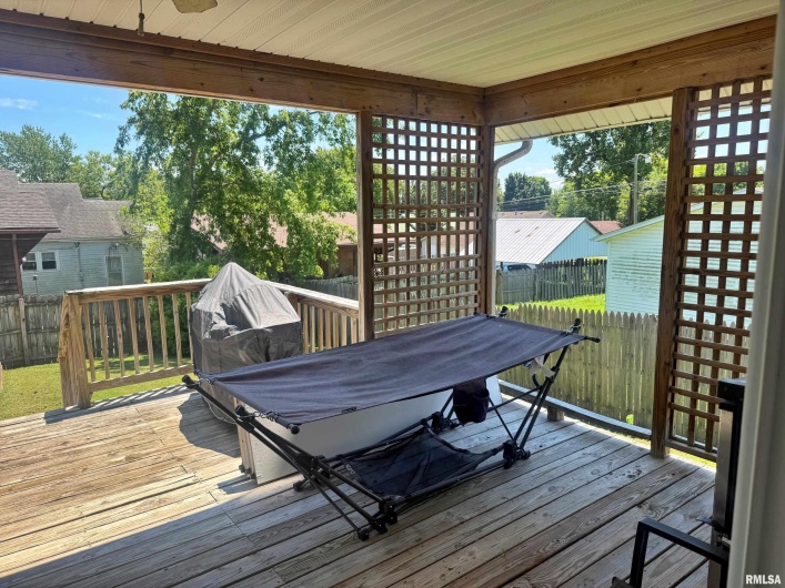 718 GIRARD Street, Metropolis, Illinois 62960, 2 Bedrooms Bedrooms, 0 ,1 BathroomBathrooms,Residential,For Sale,GIRARD,0,RMAEB459069