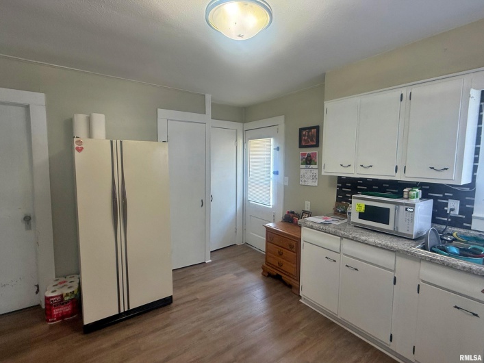 718 GIRARD Street, Metropolis, Illinois 62960, 2 Bedrooms Bedrooms, 0 ,1 BathroomBathrooms,Residential,For Sale,GIRARD,0,RMAEB459069