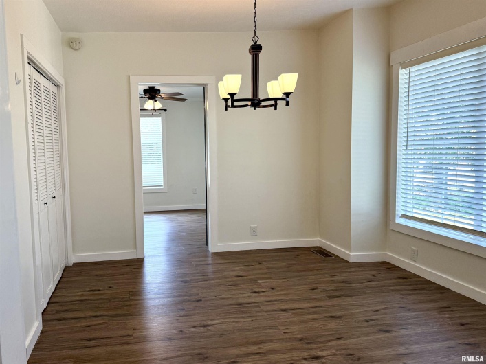 504 ALLEN Avenue, Marion, Illinois 62959, 3 Bedrooms Bedrooms, 0 ,2 BathroomsBathrooms,Residential,For Sale,ALLEN,0,RMAEB459070