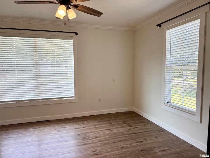 504 ALLEN Avenue, Marion, Illinois 62959, 3 Bedrooms Bedrooms, 0 ,2 BathroomsBathrooms,Residential,For Sale,ALLEN,0,RMAEB459070