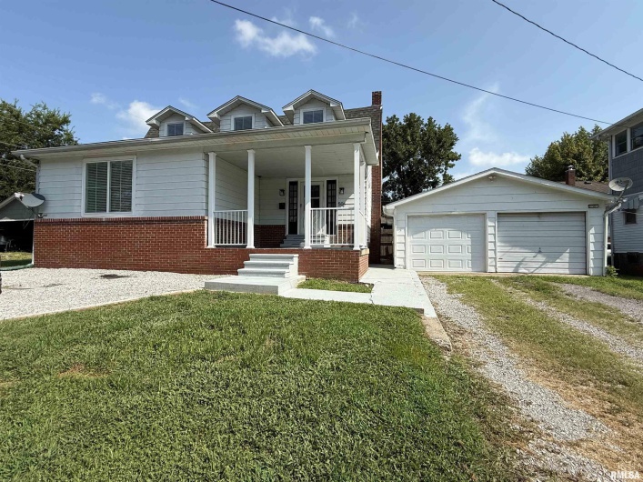 504 ALLEN Avenue, Marion, Illinois 62959, 3 Bedrooms Bedrooms, 0 ,2 BathroomsBathrooms,Residential,For Sale,ALLEN,0,RMAEB459070