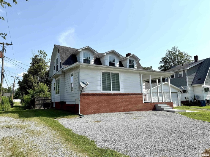 504 ALLEN Avenue, Marion, Illinois 62959, 3 Bedrooms Bedrooms, 0 ,2 BathroomsBathrooms,Residential,For Sale,ALLEN,0,RMAEB459070