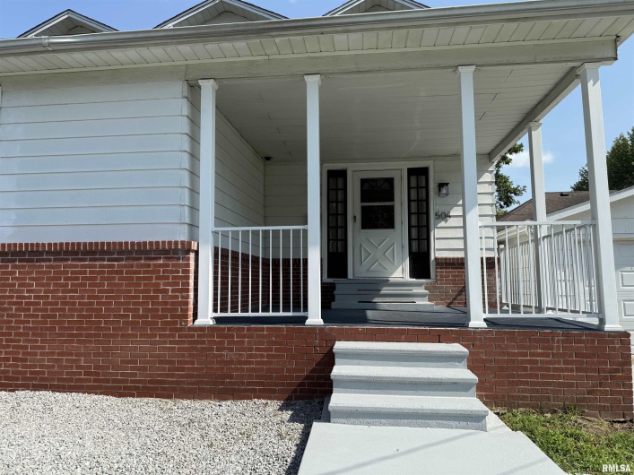 504 ALLEN Avenue, Marion, Illinois 62959, 3 Bedrooms Bedrooms, 0 ,2 BathroomsBathrooms,Residential,For Sale,ALLEN,0,RMAEB459070