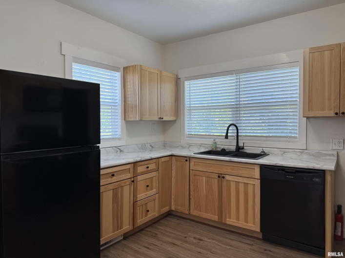 504 ALLEN Avenue, Marion, Illinois 62959, 3 Bedrooms Bedrooms, 0 ,2 BathroomsBathrooms,Residential,For Sale,ALLEN,0,RMAEB459070