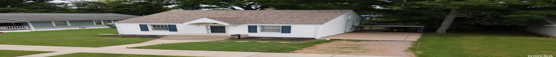 Residential For Sale 2124 CLARKE Street, Murphysboro, Illinois 62966, 3 Bedrooms Bedrooms, 0 ,1 BathroomBathrooms,Residential,For Sale,CLARKE,0,RMAEB459071