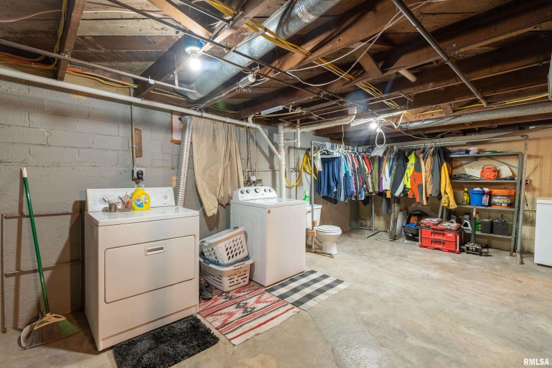 2124 CLARKE Street, Murphysboro, Illinois 62966, 3 Bedrooms Bedrooms, 0 ,1 BathroomBathrooms,Residential,For Sale,CLARKE,0,RMAEB459071