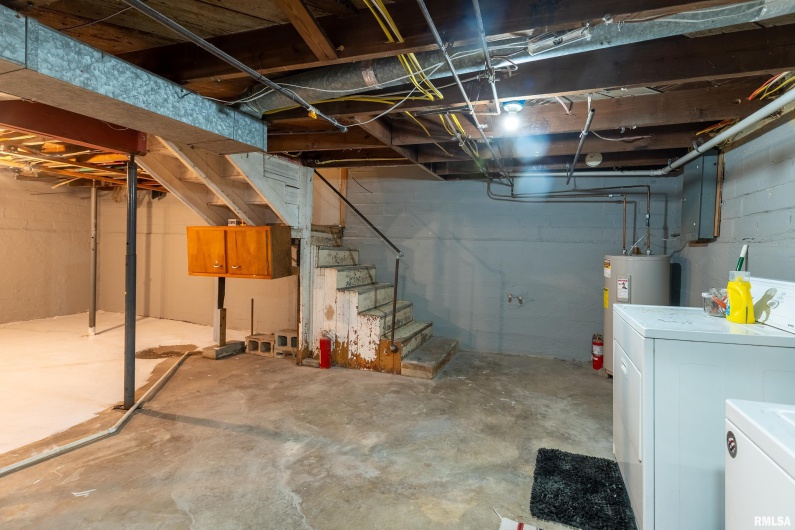 2124 CLARKE Street, Murphysboro, Illinois 62966, 3 Bedrooms Bedrooms, 0 ,1 BathroomBathrooms,Residential,For Sale,CLARKE,0,RMAEB459071