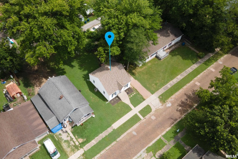 2124 CLARKE Street, Murphysboro, Illinois 62966, 3 Bedrooms Bedrooms, 0 ,1 BathroomBathrooms,Residential,For Sale,CLARKE,0,RMAEB459071