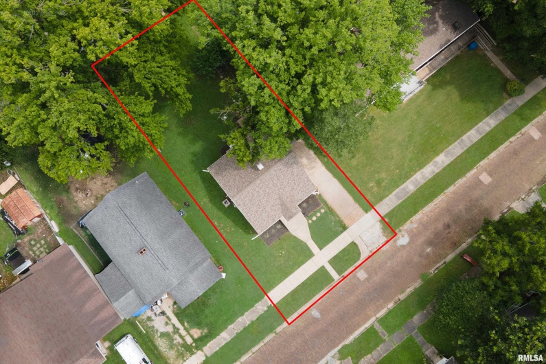 2124 CLARKE Street, Murphysboro, Illinois 62966, 3 Bedrooms Bedrooms, 0 ,1 BathroomBathrooms,Residential,For Sale,CLARKE,0,RMAEB459071