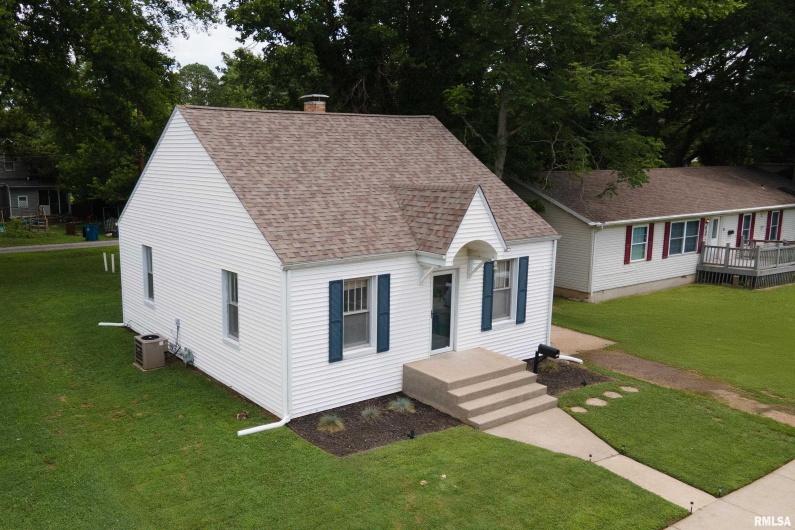 2124 CLARKE Street, Murphysboro, Illinois 62966, 3 Bedrooms Bedrooms, 0 ,1 BathroomBathrooms,Residential,For Sale,CLARKE,0,RMAEB459071