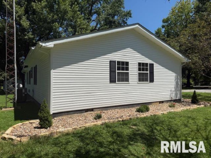 503 ALEXANDER Street, Energy, Illinois 62933, 3 Bedrooms Bedrooms, 0 ,2 BathroomsBathrooms,Residential,For Sale,ALEXANDER,0,RMAEB459072