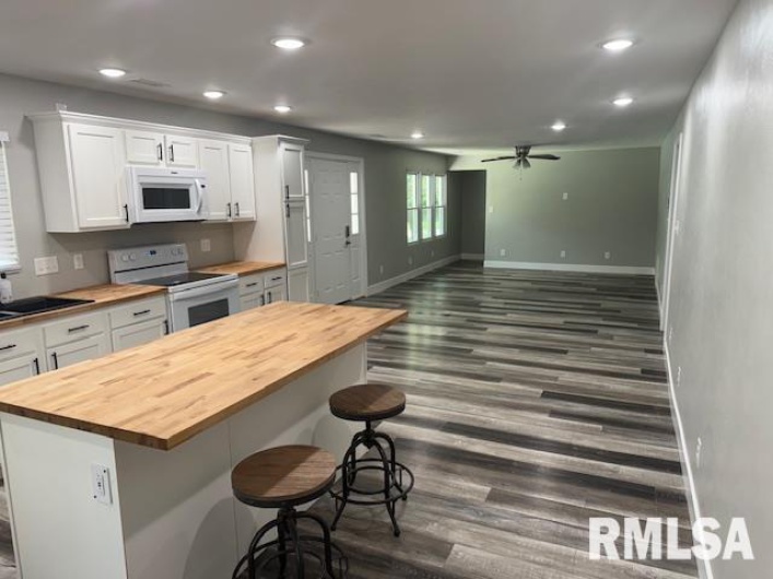 503 ALEXANDER Street, Energy, Illinois 62933, 3 Bedrooms Bedrooms, 0 ,2 BathroomsBathrooms,Residential,For Sale,ALEXANDER,0,RMAEB459072