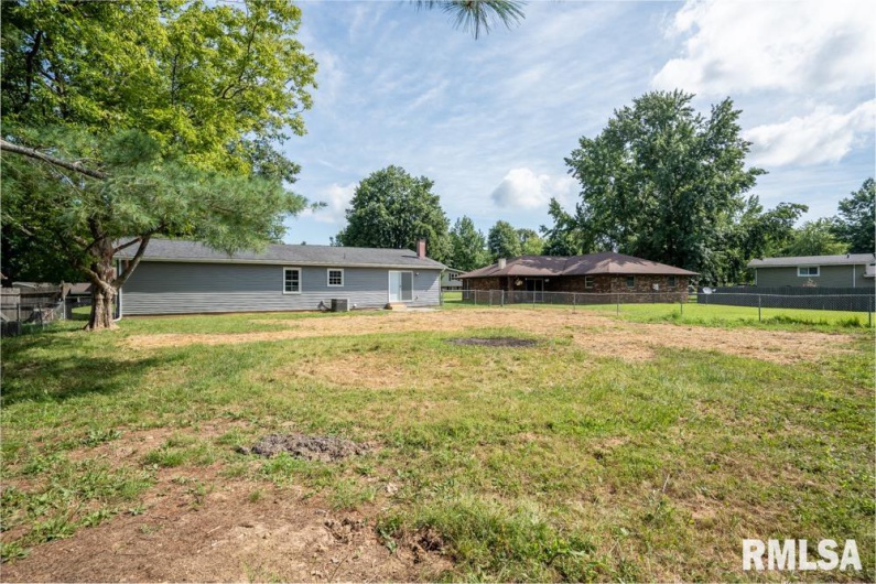 865 Stardust Drive, Herrin, Illinois 62948, 3 Bedrooms Bedrooms, 0 ,2 BathroomsBathrooms,Residential,For Sale,Stardust,0,RMAQC4265907