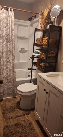14 ACORN Drive, Harrisburg, Illinois 62946, 2 Bedrooms Bedrooms, 0 ,2 BathroomsBathrooms,Residential,For Sale,ACORN,0,RMAEB459080