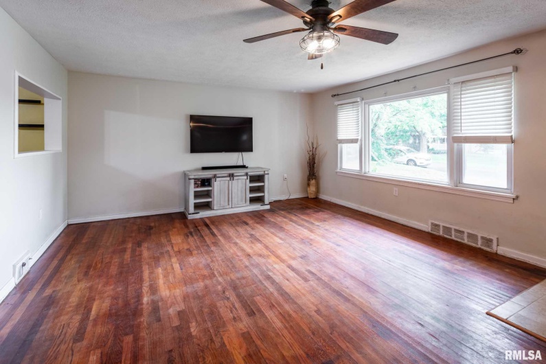 1607 Turnage Lane, Marion, Illinois 62959, 4 Bedrooms Bedrooms, 0 ,2 BathroomsBathrooms,Residential,For Sale,Turnage,0,RMAQC4264590