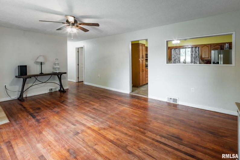 1607 Turnage Lane, Marion, Illinois 62959, 4 Bedrooms Bedrooms, 0 ,2 BathroomsBathrooms,Residential,For Sale,Turnage,0,RMAQC4264590