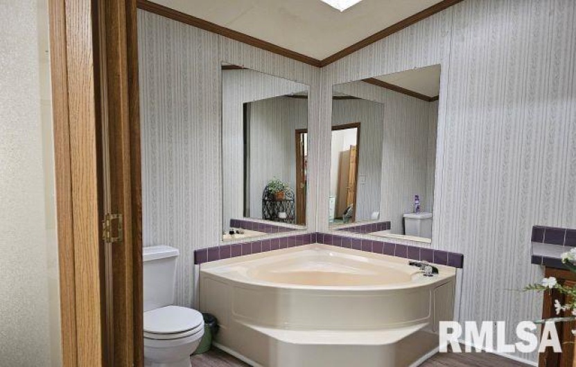 614 COLLEGE Street, Harrisburg, Illinois 62946, 3 Bedrooms Bedrooms, 0 ,2 BathroomsBathrooms,Residential,For Sale,COLLEGE,0,RMAEB459082