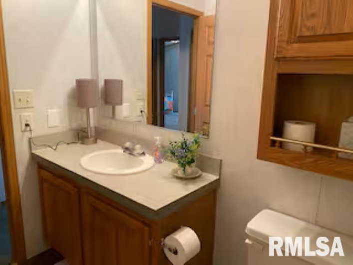 614 COLLEGE Street, Harrisburg, Illinois 62946, 2 Bedrooms Bedrooms, 0 ,2 BathroomsBathrooms,Residential,For Sale,COLLEGE,0,RMAEB459082