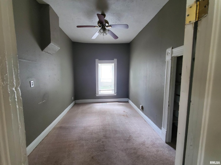 302 PECAN Street, Carbondale, Illinois 62901, 3 Bedrooms Bedrooms, 0 ,1 BathroomBathrooms,Residential,For Sale,PECAN,0,RMAEB459085