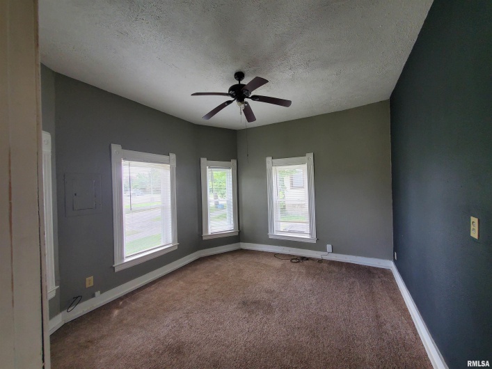 302 PECAN Street, Carbondale, Illinois 62901, 3 Bedrooms Bedrooms, 0 ,1 BathroomBathrooms,Residential,For Sale,PECAN,0,RMAEB459085