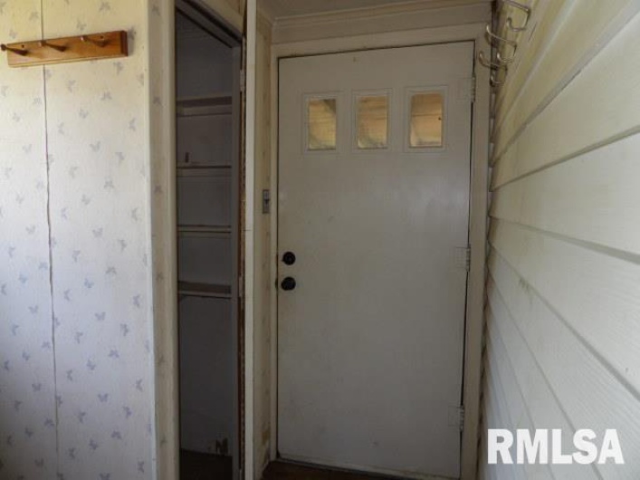 210 LINCOLN Street, Harrisburg, Illinois 62946, 3 Bedrooms Bedrooms, 0 ,1 BathroomBathrooms,Residential,For Sale,LINCOLN,0,RMAEB459090