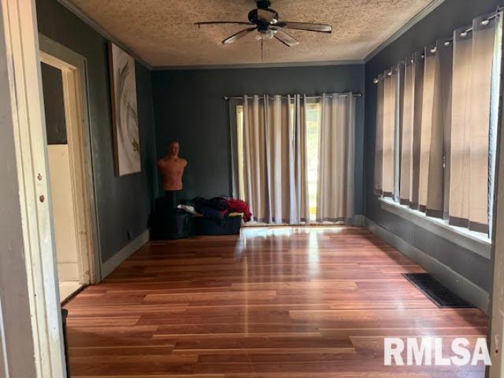 210 LINCOLN Street, Harrisburg, Illinois 62946, 3 Bedrooms Bedrooms, 0 ,1 BathroomBathrooms,Residential,For Sale,LINCOLN,0,RMAEB459090