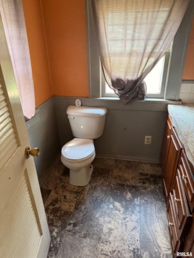 210 LINCOLN Street, Harrisburg, Illinois 62946, 3 Bedrooms Bedrooms, 0 ,1 BathroomBathrooms,Residential,For Sale,LINCOLN,0,RMAEB459090