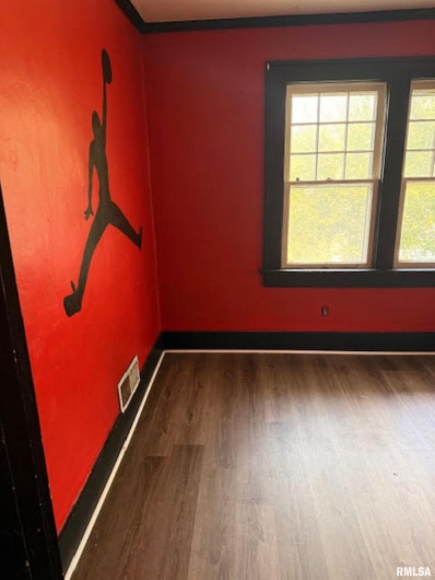 210 LINCOLN Street, Harrisburg, Illinois 62946, 3 Bedrooms Bedrooms, 0 ,1 BathroomBathrooms,Residential,For Sale,LINCOLN,0,RMAEB459090